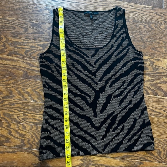 White House Black Market women’s medium animal print knitted tank. - Picture 4 of 8